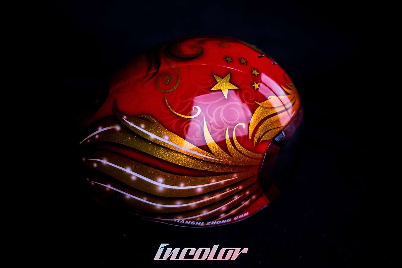 【凤凰来仪】2018年亚运会场地自行车赛冠军头盔设计