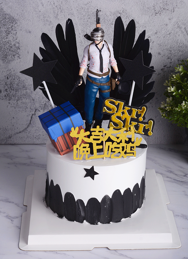 6、	绝地求生
<br>惬意大于疲惫的晚八点<br>城市动物回归自我的途中<br>Winner Winner ,Chicken Dinner！