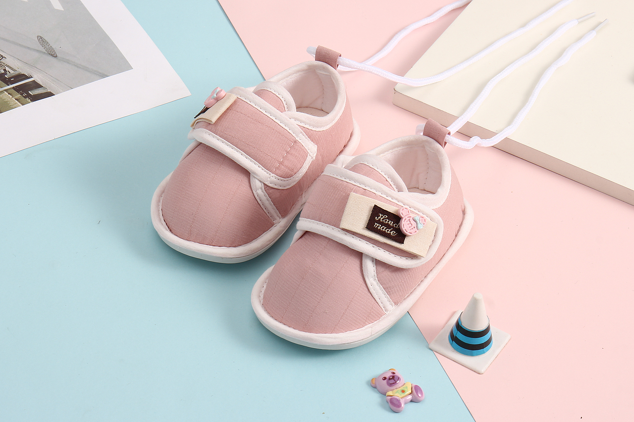 童鞋 宝宝鞋 婴儿鞋 凉鞋拍照（图ZMjEwNTAwNTMy） - 产品摄影 - 站酷设计师张庭安原创素材 - 站酷ZCOOL