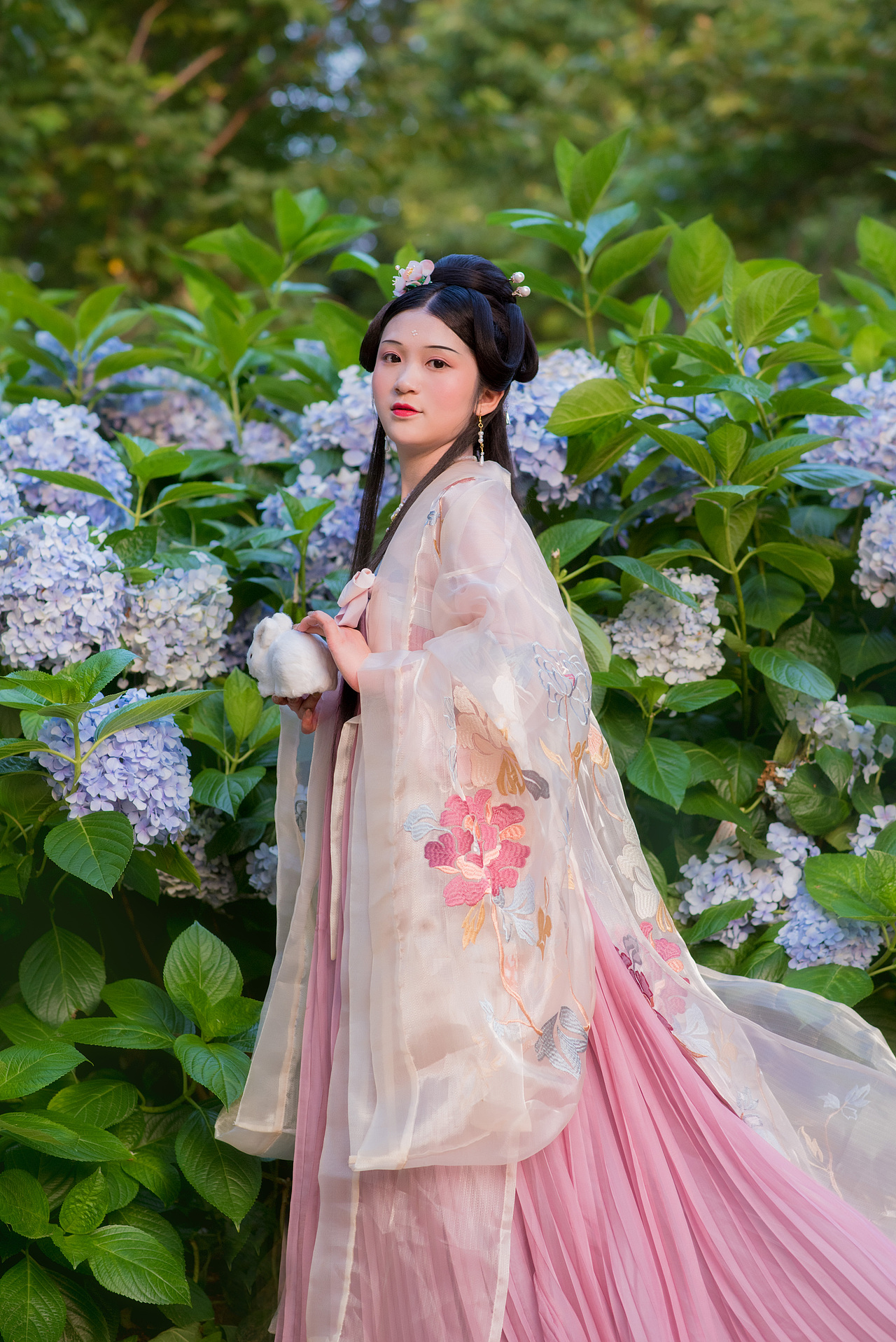 客\绣球花（图ZMTY2NjkxNjIw） - 人像摄影 - 站酷设计师荮桑不是药桑原创素材 - 站酷ZCOOL