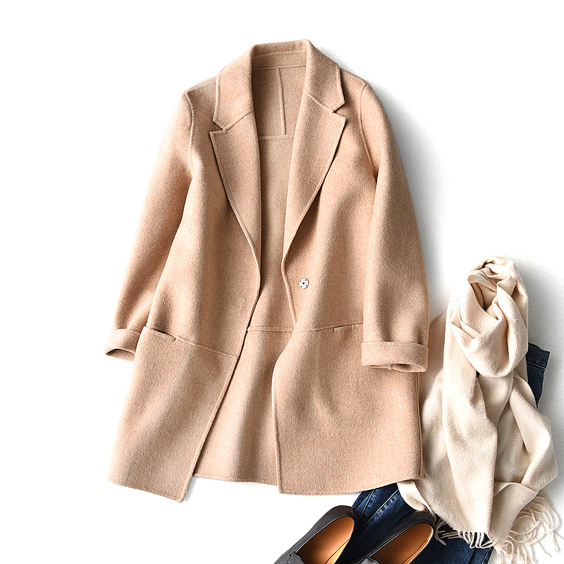 呢子大衣平铺拍摄 戎美风平铺创意（图ZMTgyMTczMzE2） - 产品摄影 - 站酷设计师美杜莎摄影原创素材 - 站酷ZCOOL