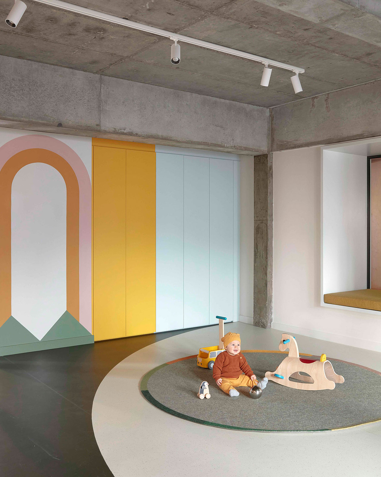 幼儿园设计 丨野兽派建筑的改造丰富多彩的儿童世界