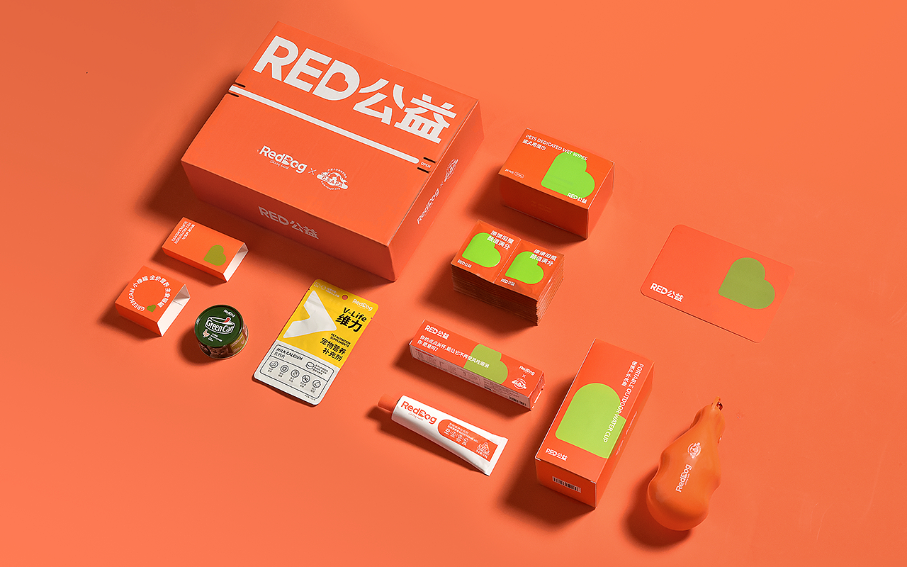 RED公益礼盒内容物:红狗营养膏120g(公益联名款)+维力乳钙片+小绿罐85g+宠物专用湿巾(公益定制款)+宠物户外便携水杯(公益定制款)+公益感谢卡