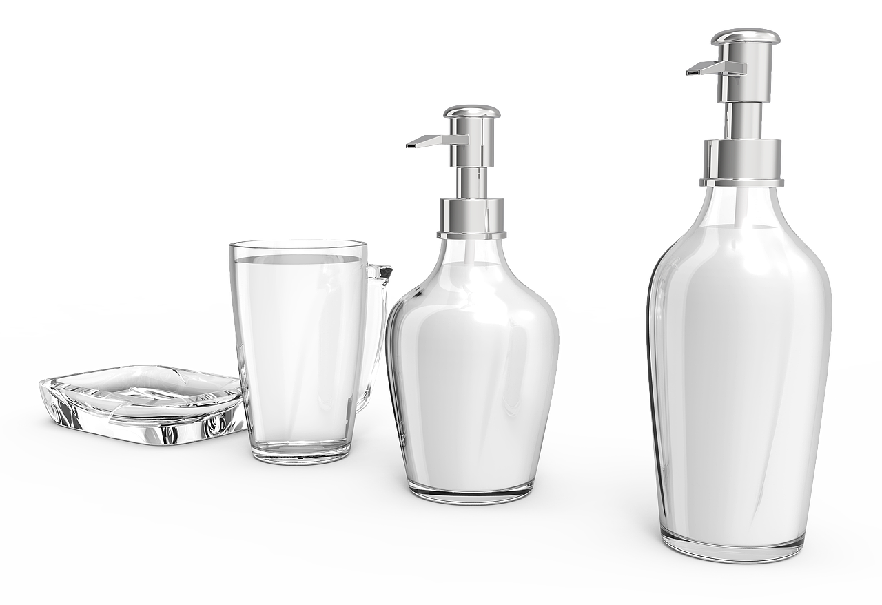 跨境贸易公司实习
<br>那是大四的时候了,在一家高新区的外贸公司实习了半年,现在回想起来那段经历还是比较辛苦的,每天一早出门,换乘三次车近一个半小时才能到公司,晚上回学校天也黑了,我也没想到当时能坚持这么久,可能有一股神秘力量驱使着我吧,hh。<br><br>这家公司也挺大的,不过工业设计部门成立的比较晚,我去两三个星期后才成立的,当时我和另一位设计师两个人,后来又来了一位资深的设计师,一位结构工程师,四个人的队伍。<br><br>这里我也大致分享几个项目,大多项目都是和名创在合作。主要是美容类产品。<br><br>外贸公司和设计公司、自有品牌不同,外贸公司产品比较杂,各种产品各种单子都有,而且基本都是做一个外观或者小创意,所以这里我就不细细分享了,上一些图留个纪念吧,看过且过(图片上传之后会偏色是什么鬼,颜色变得好恶心啊!)。<br><br><br><br><br><br>微信公众号:YUMUYU<br>欢迎一起沟通交流