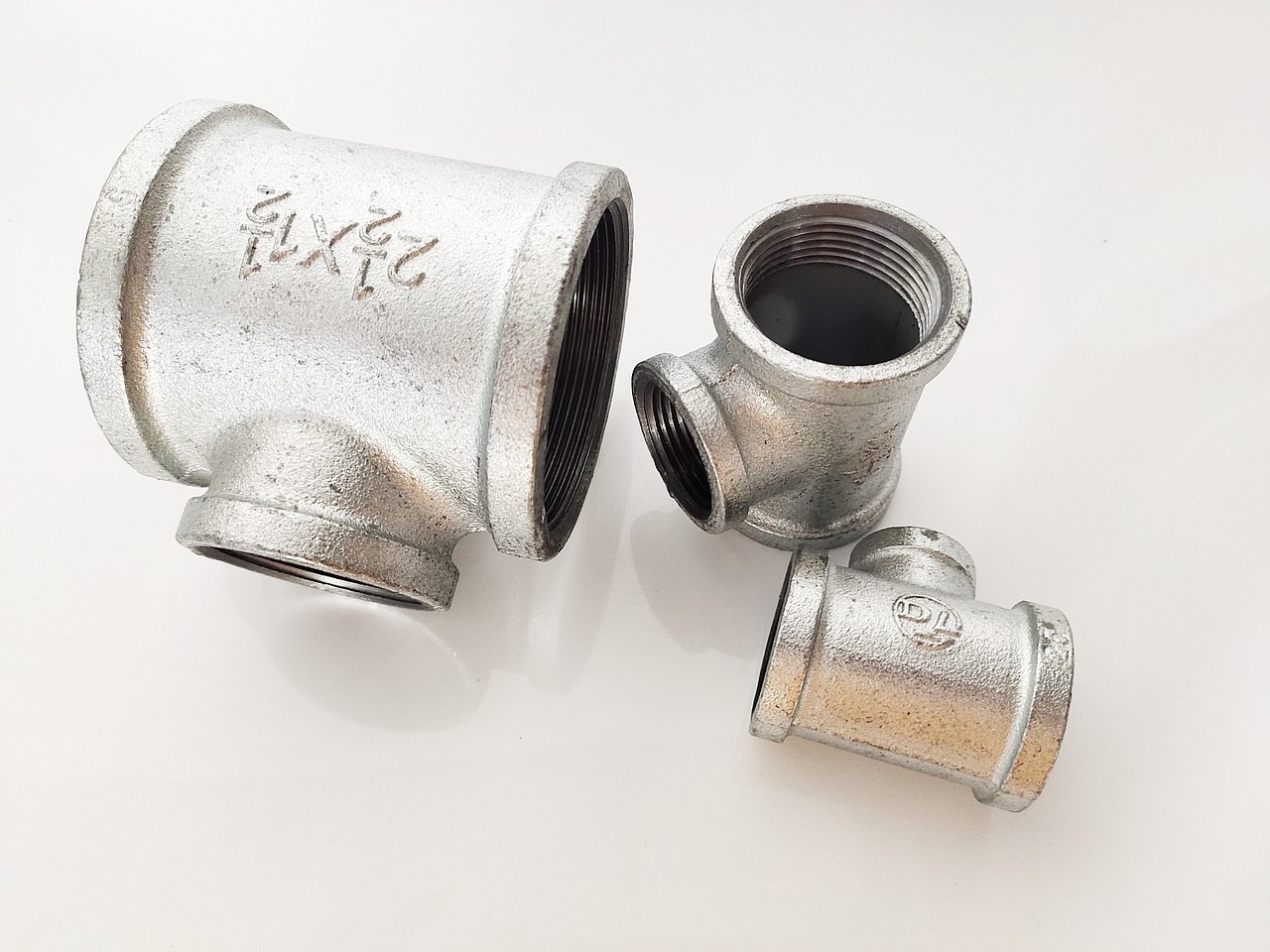 鼎梁玛钢镀锌侧小三通