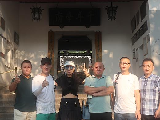 阿味大虾东北代表团长沙游览留念（个人主页-ZMzg3NDM4MzY=） - 人像摄影 - 站酷设计师英皇视觉原创素材 - 站酷ZCOOL