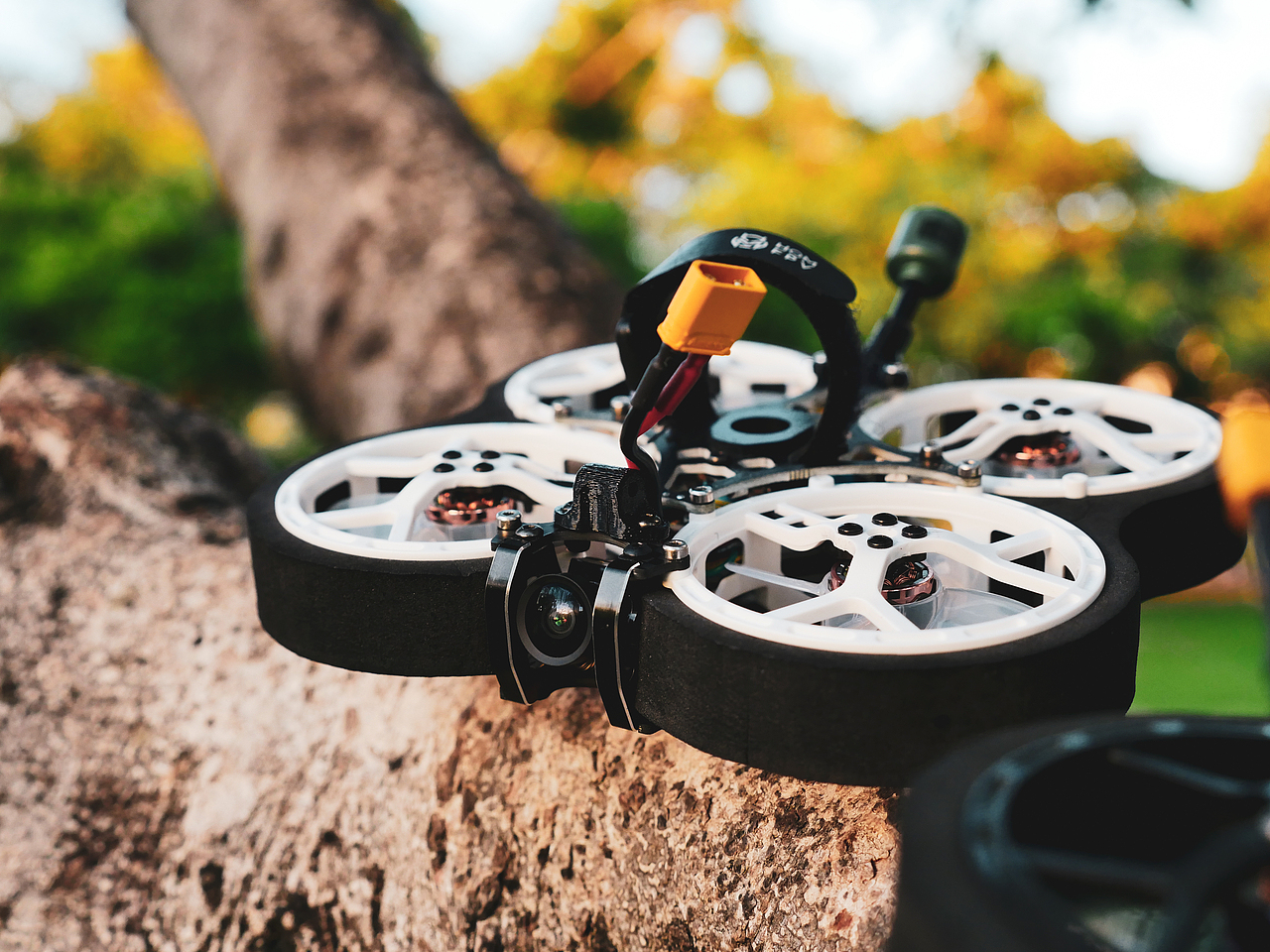 FPV穿越机场景拍摄（图ZMjYzOTI3MzY4） - 产品摄影 - 站酷设计师凉白开_EV3原创素材 - 站酷ZCOOL