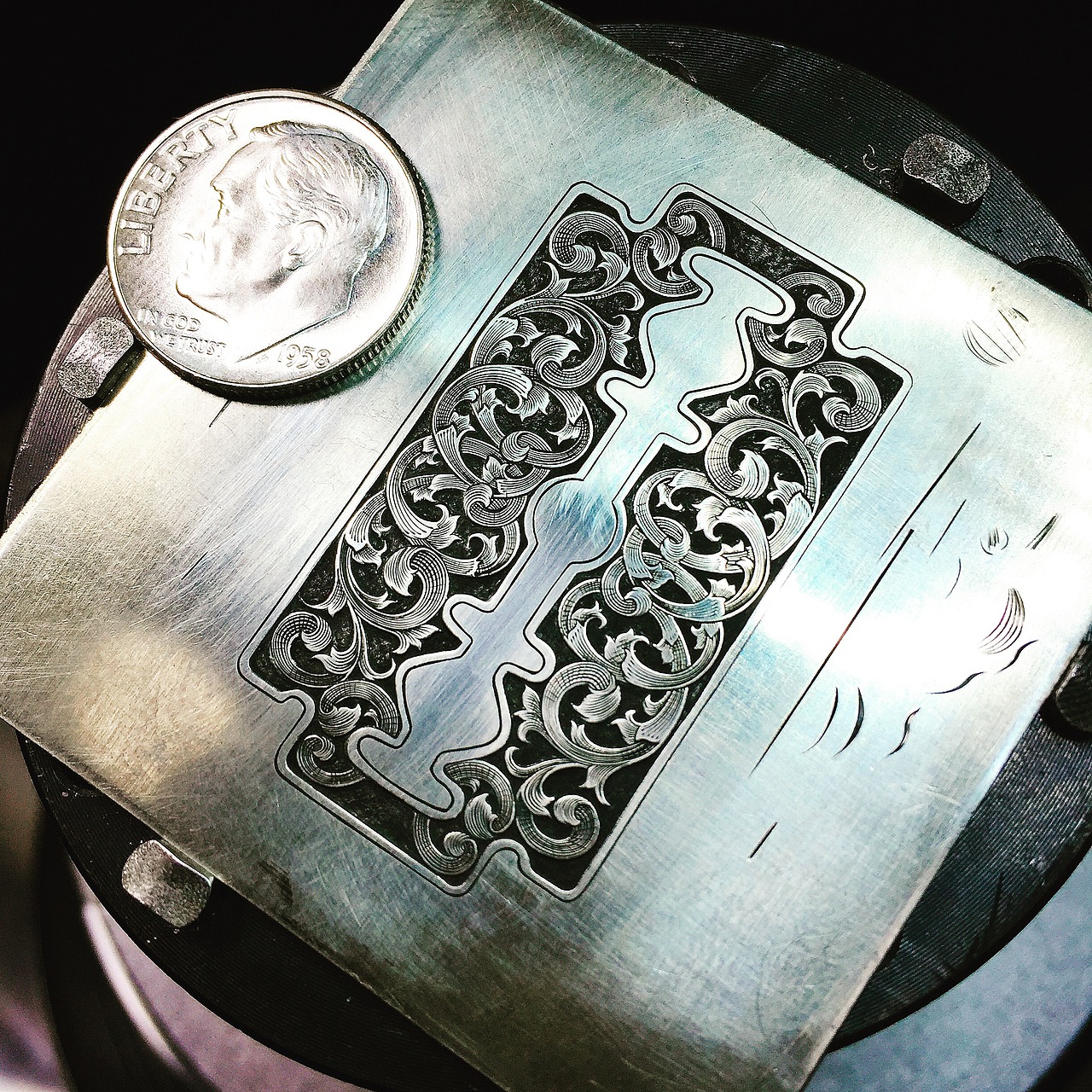 雕金作品.银刀片