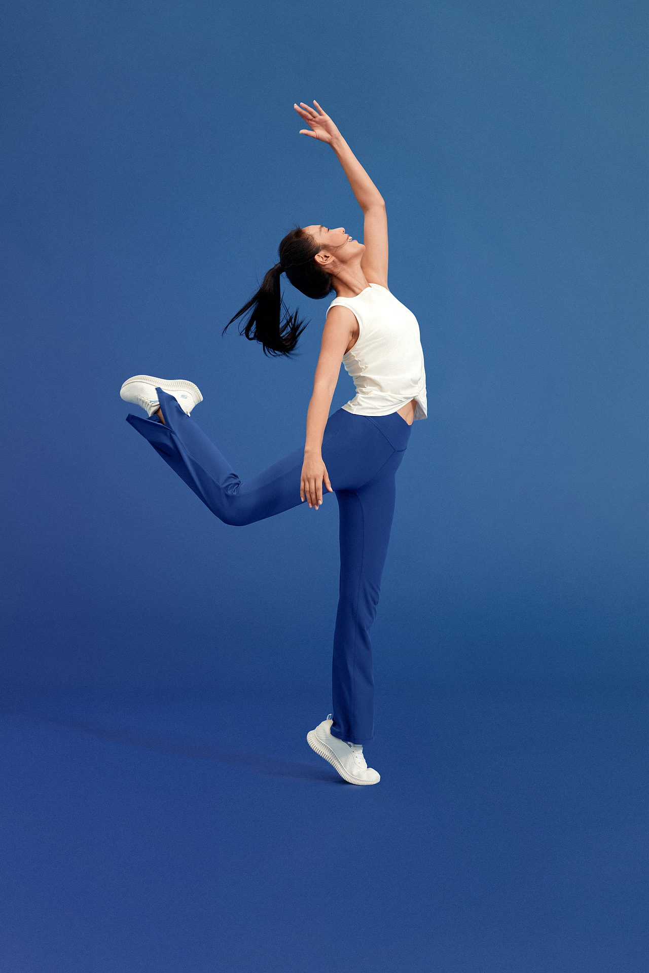 SKECHERS瑜伽流动女孩-水系列（图ZMzc2MjM5MTcy） - 人像摄影 - 站酷设计师MAXAU区柱江原创素材 - 站酷ZCOOL