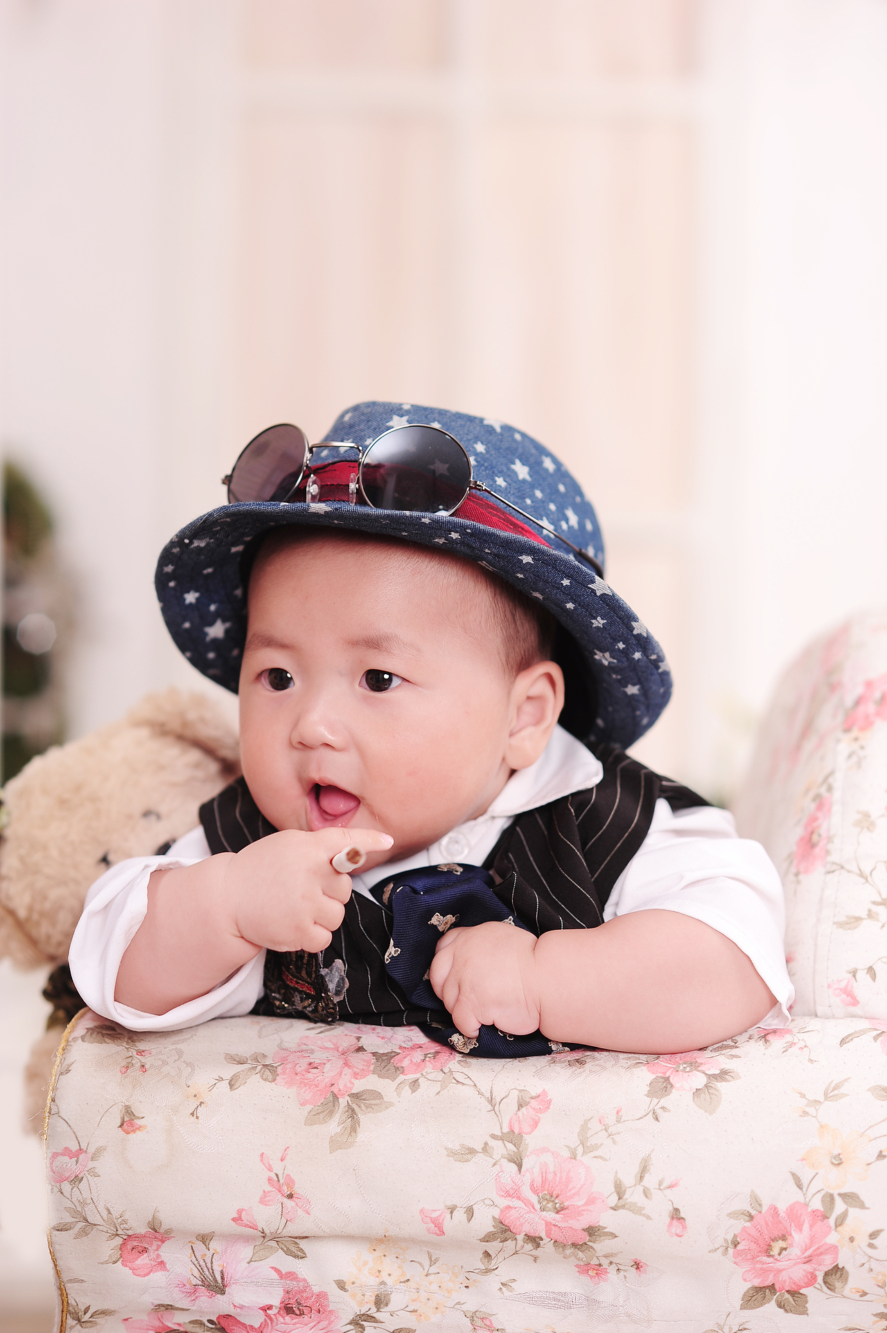 半岁照（图ZMTM4MDc2NzY=） - 人像摄影 - 站酷设计师Foojafang原创素材 - 站酷ZCOOL