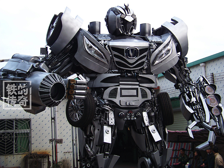 铁的传奇2011年底压轴作品46米高长安汽车变形金刚即将登程重庆