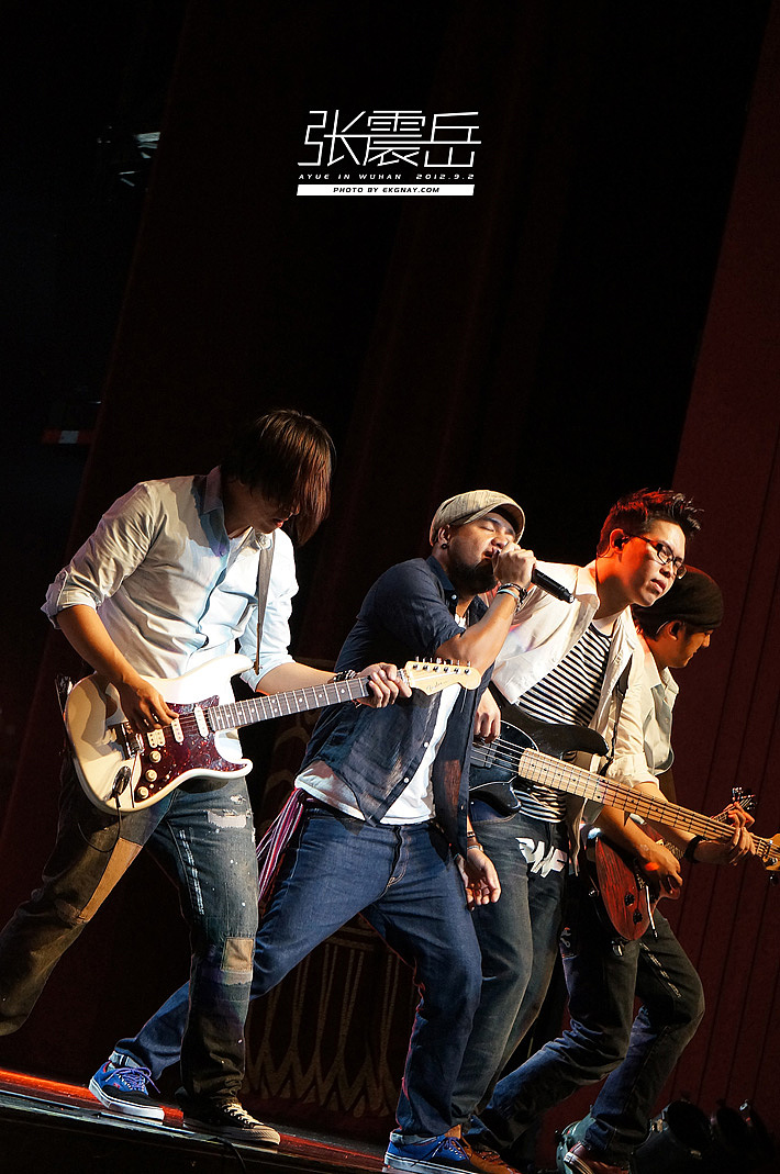 张震岳武汉演唱会 AYUE IN WUHAN（图ZNjgxOTczMg==） - 人像摄影 - 站酷设计师树多村光原创素材 - 站酷ZCOOL