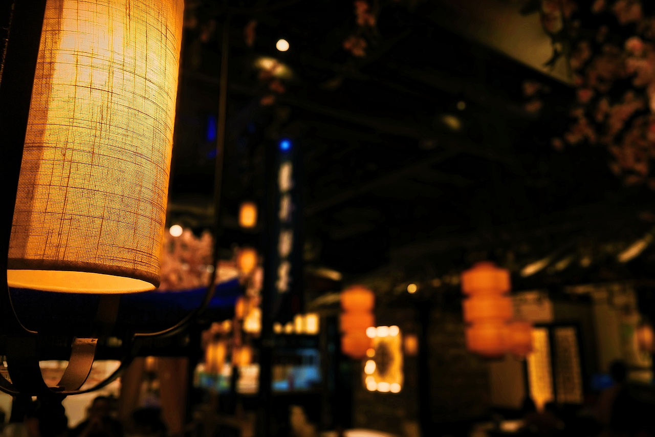 「好好吃饭,用力生活。」