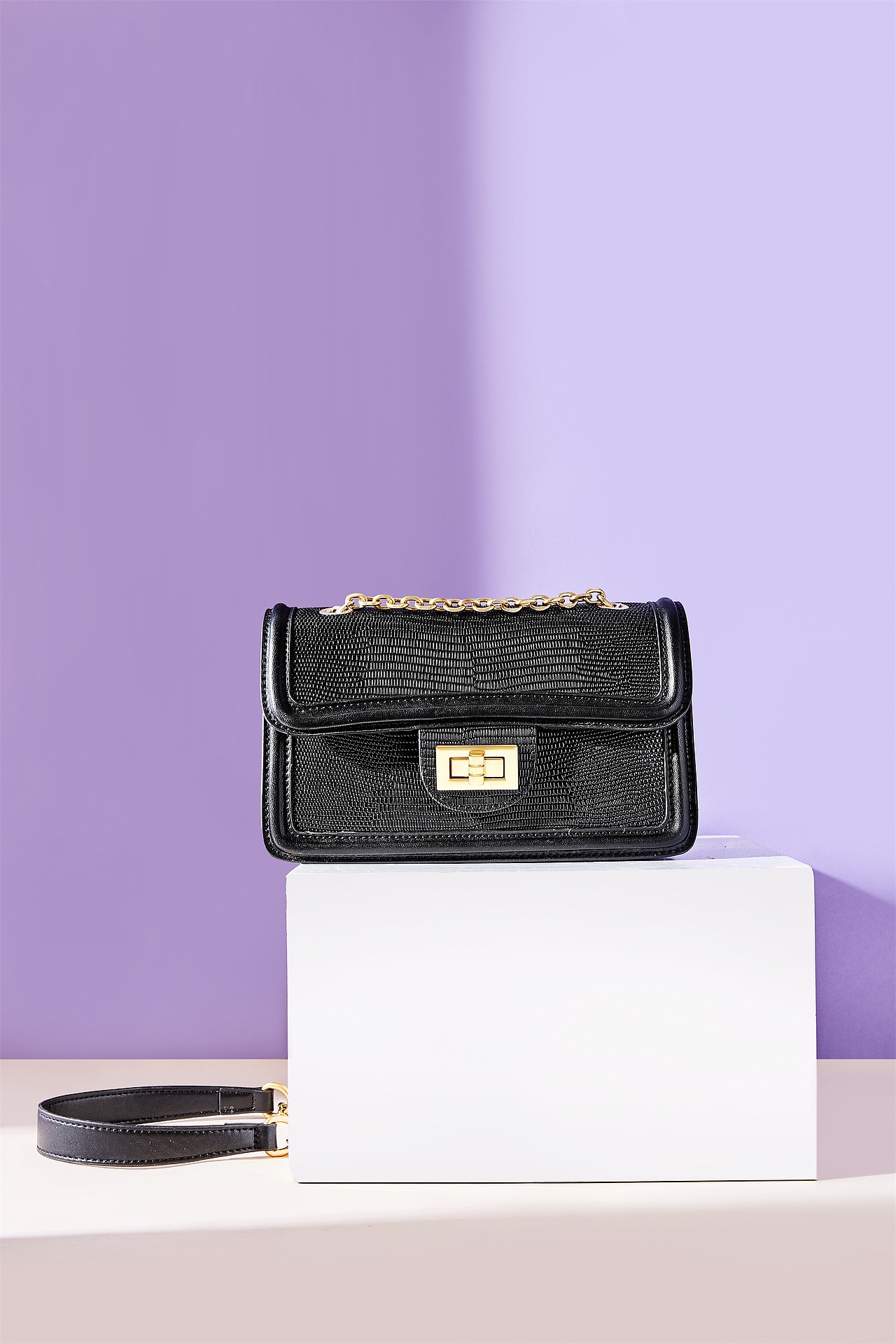 强士利真皮女包静物图（图ZMTg0NDQwNzM2） - 产品摄影 - 站酷设计师消失的人鱼线原创素材 - 站酷ZCOOL