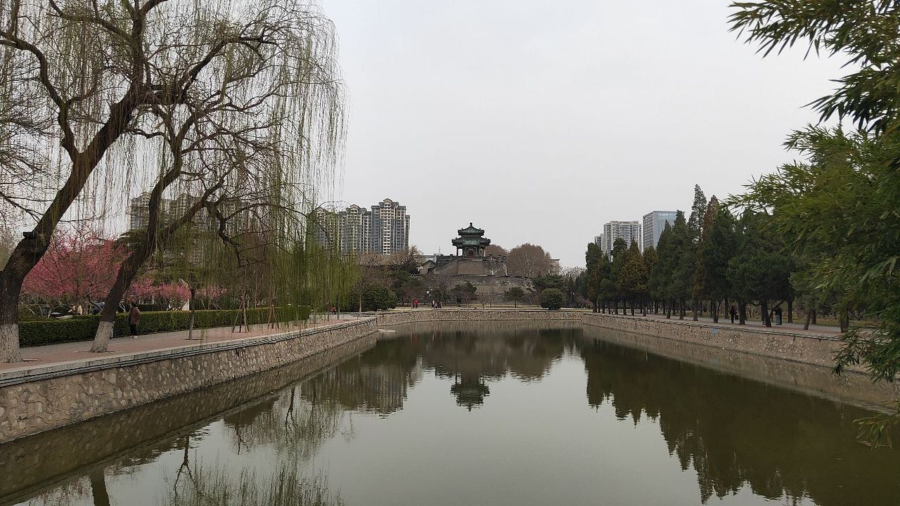 初春游丛台公园(一)