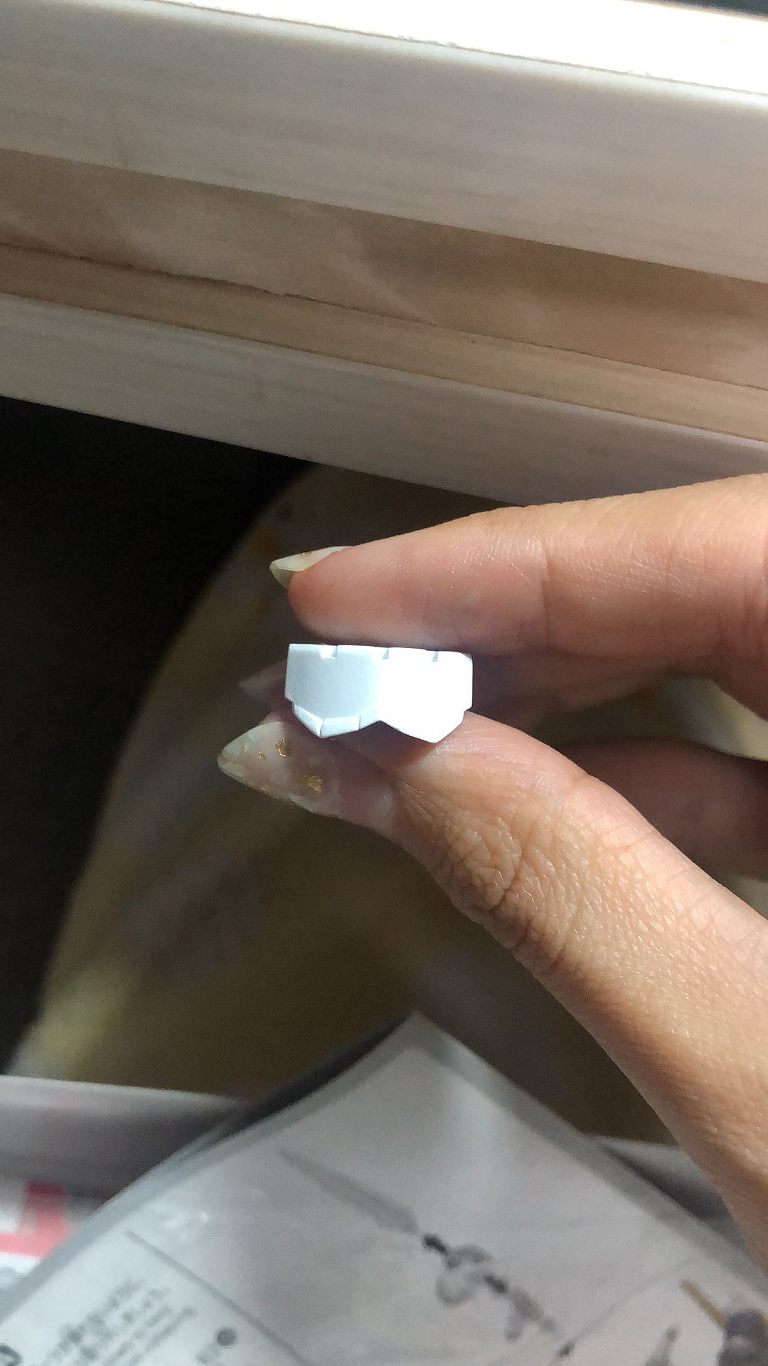 眼睛部分无分件,真头痛。后来做了遮盖独自分色