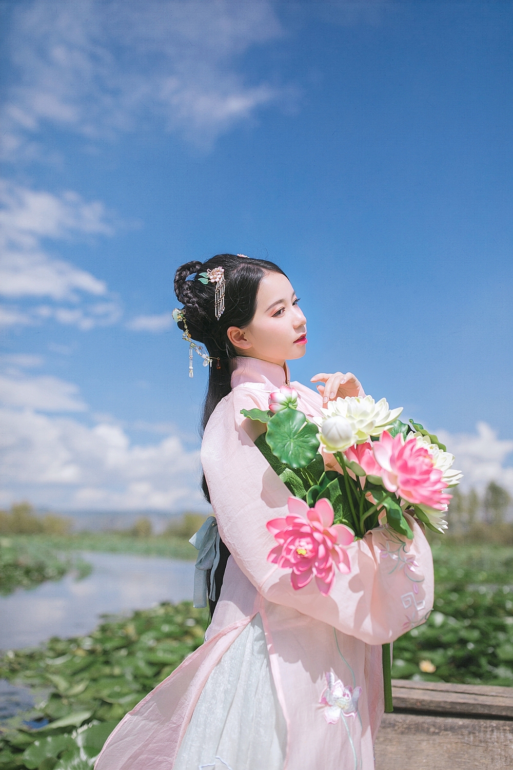 红藕香残玉簟秋