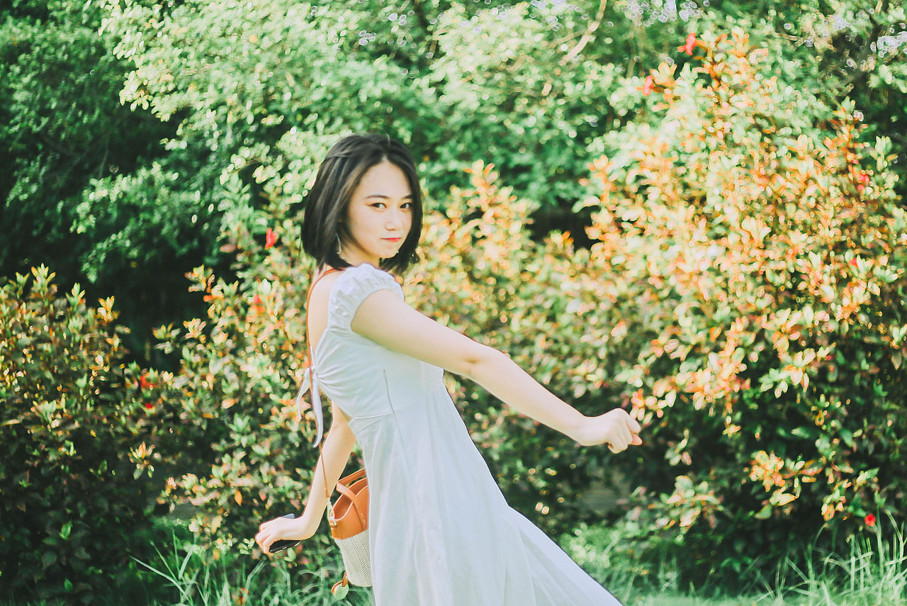 窗棂（图ZMTYzMTQ0MzMy） - 人像摄影 - 站酷设计师Lillian_恋恋原创素材 - 站酷ZCOOL