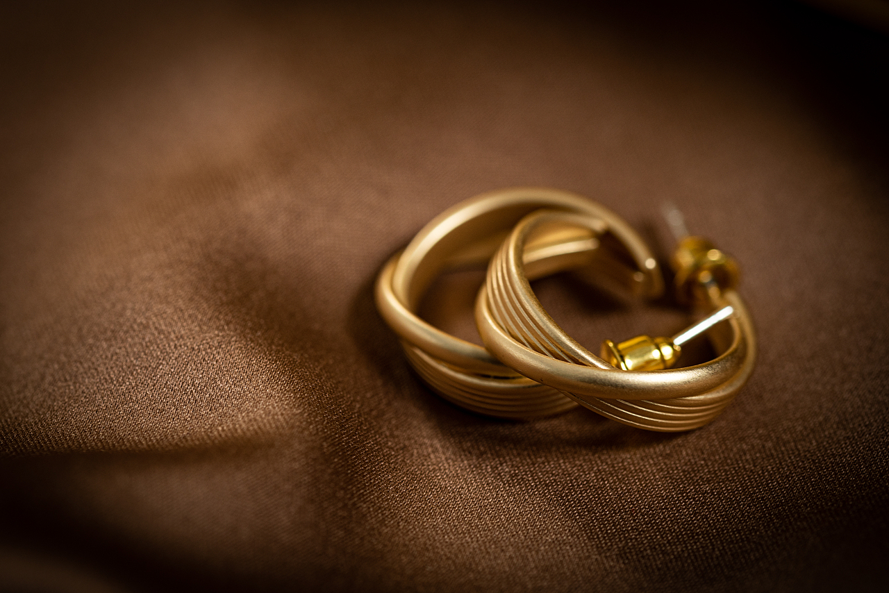 首饰摄影|磨砂线条设计耳钉