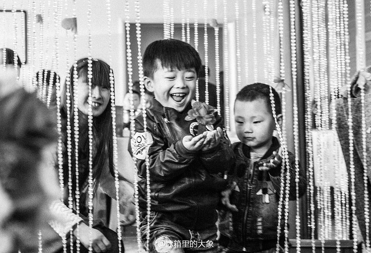 婚礼往往决定是看婚礼的人的命运。（图ZNDYyOTA0MTY=） - 人文/纪实摄影 - 站酷设计师冰箱里的大象ps原创素材 - 站酷ZCOOL