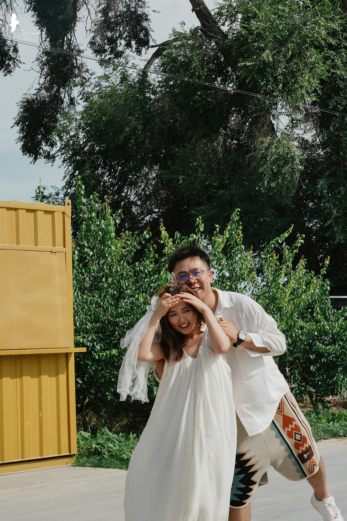 新疆拍摄的可爱一对