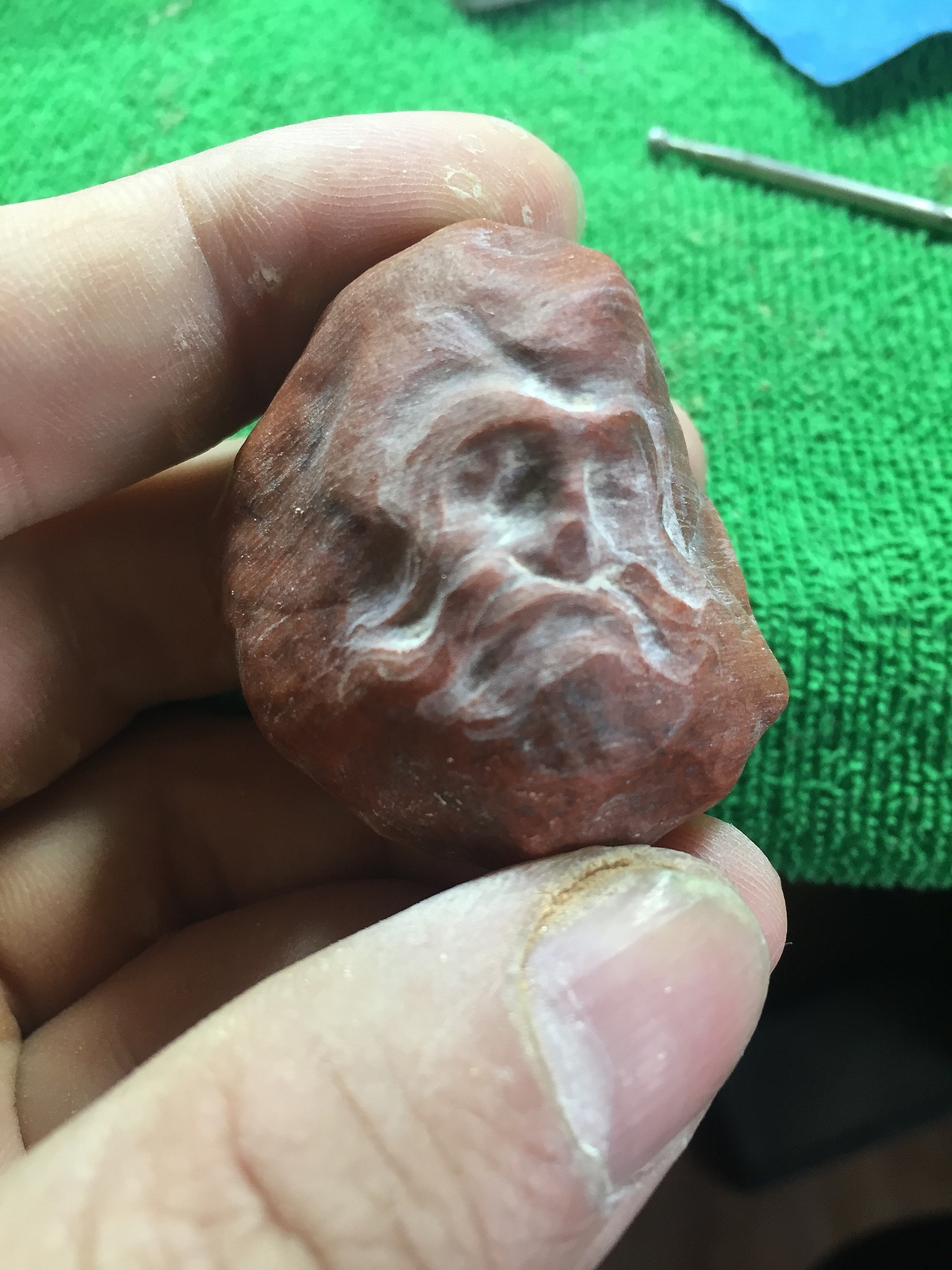 依人核趣出品,达摩雕刻过程!多多交流