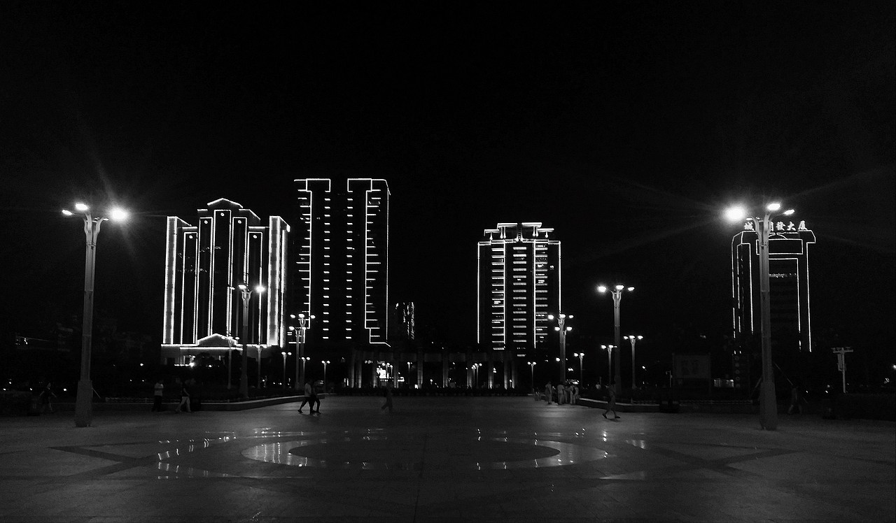 手機(jī)攝影—燈與光（圖ZMTU3NjE2MzE2） - 人文/紀(jì)實攝影 - 站酷設(shè)計師走過綠意原創(chuàng)素材 - 站酷ZCOOL