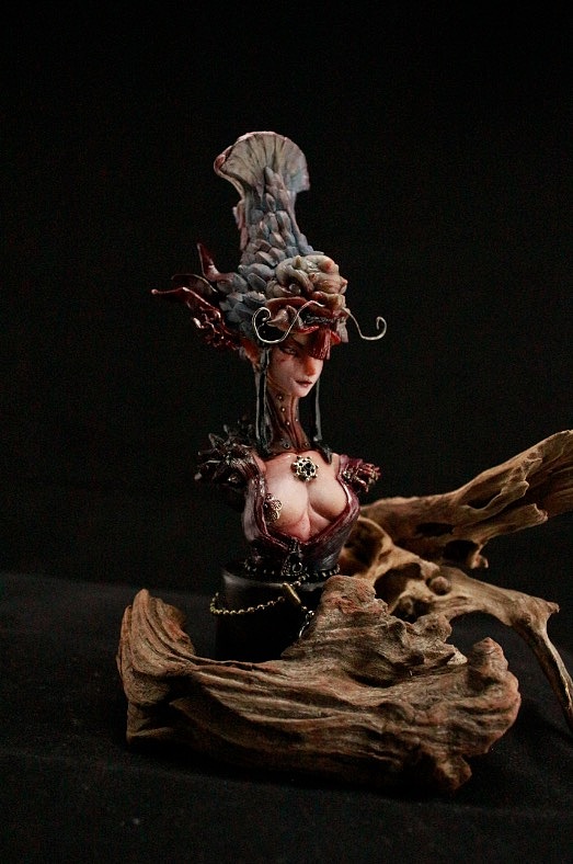 新作品八叶与持国天胸像