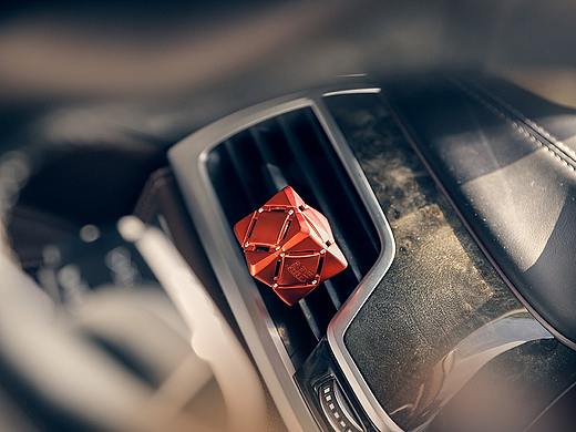 一款车载风口香薰-土豪金