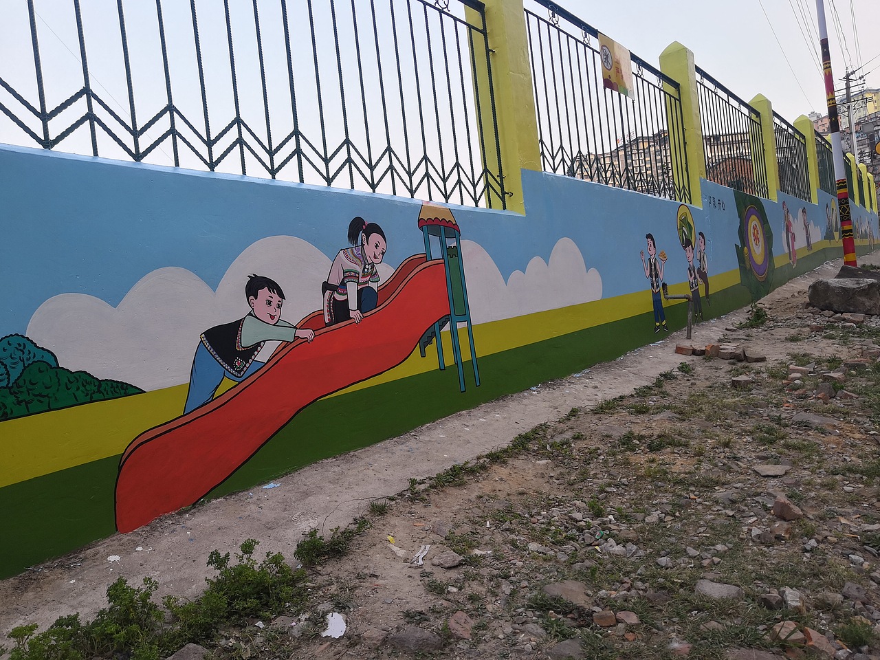 尊重工具,细心工作,感受绘画,感恩生命,基准与质量取决于我们的心——锦泰彩绘