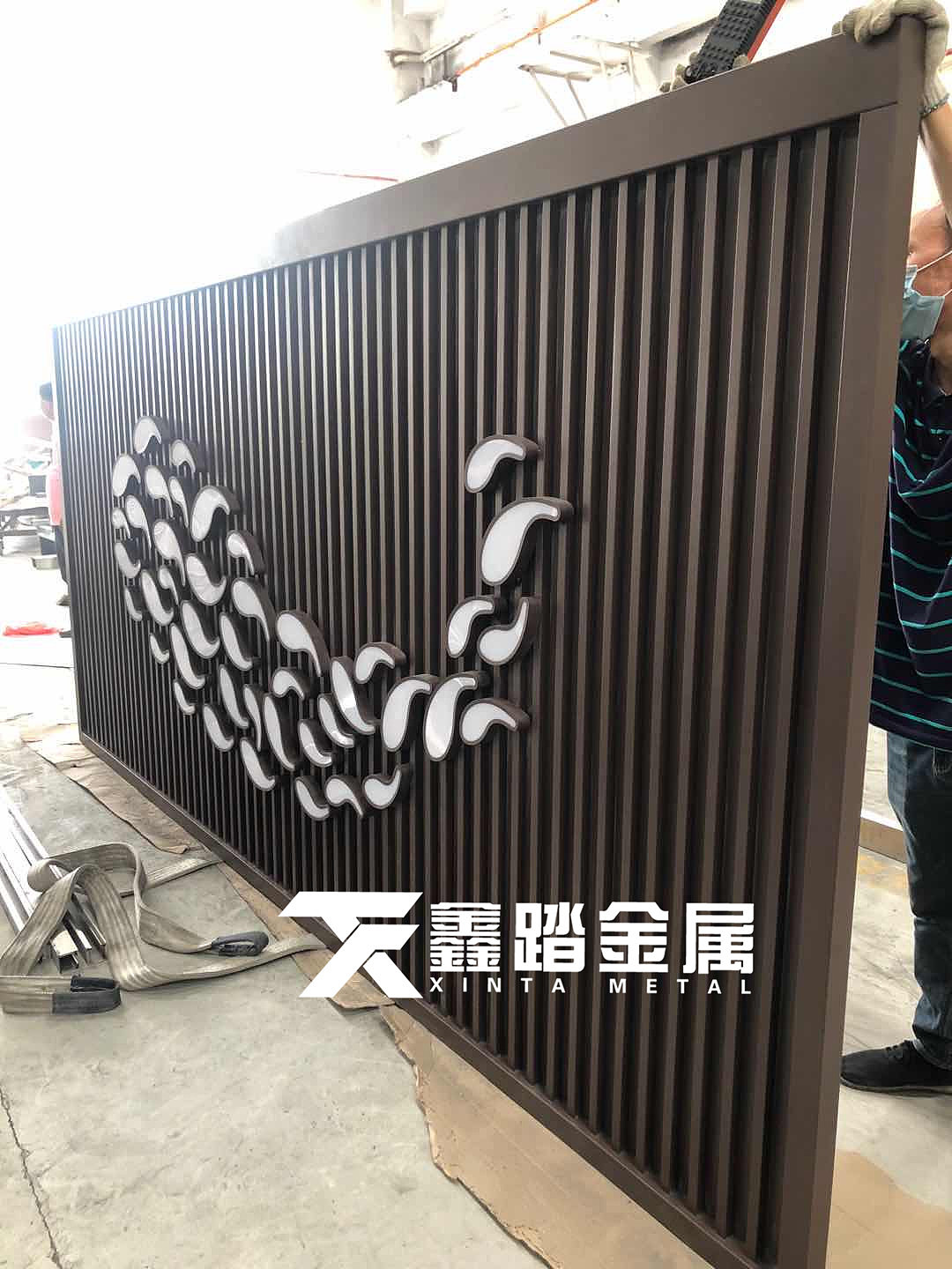 园林特色金属景墙隔断 氟碳喷涂表面效果