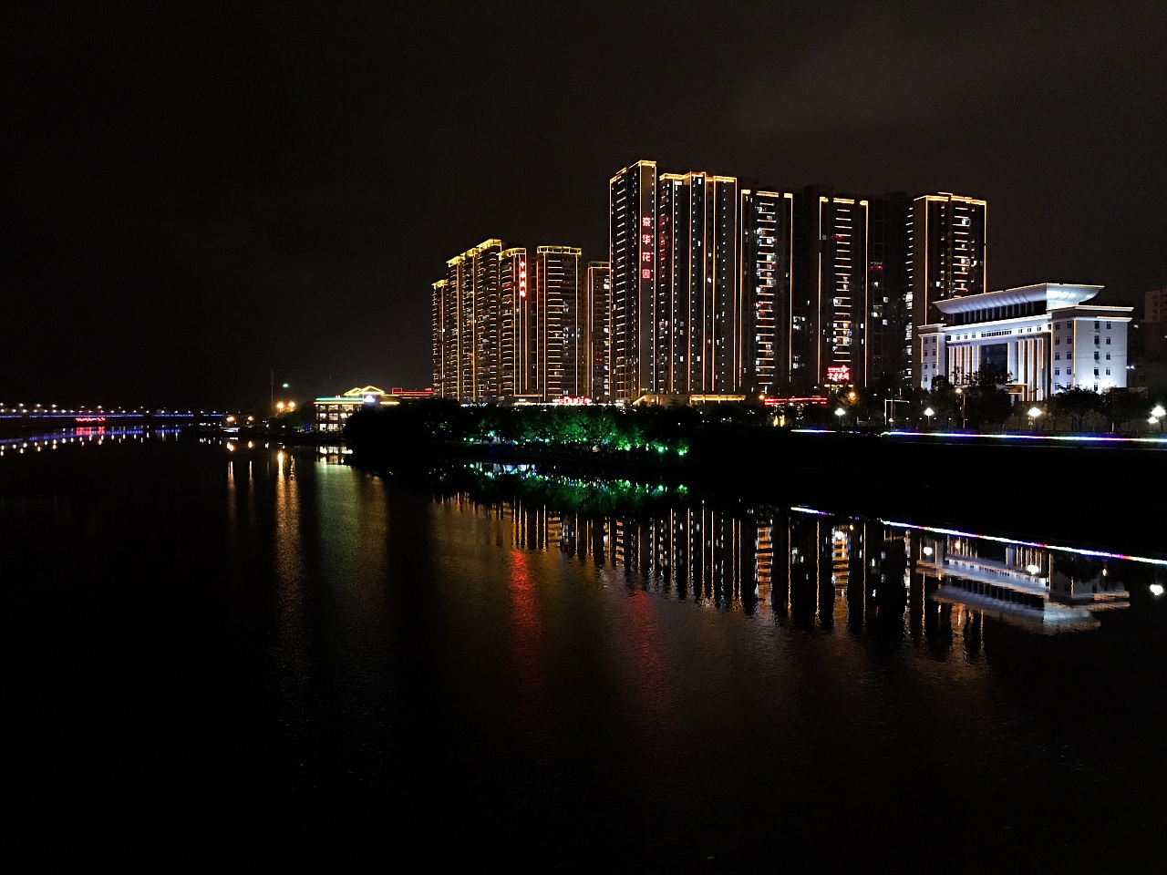 收藏 中国最美小城门户 收藏 丽水网湾花园——大埔县最早的花园住宅