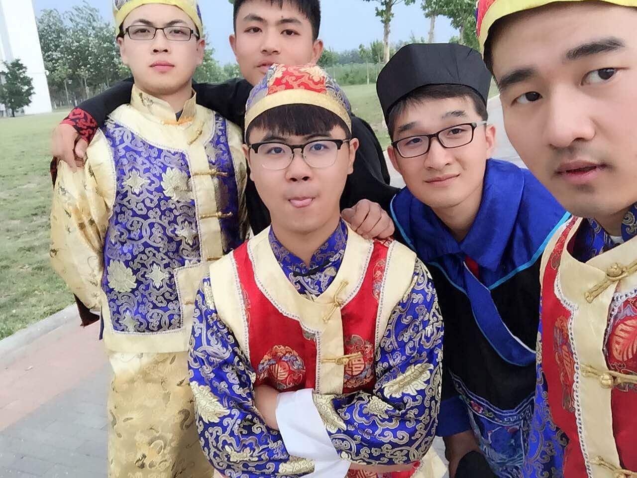 你说毕业遥遥无期，转眼就各奔东西。（图ZNTEwMDM5NjA=） - 人像摄影 - 站酷设计师流浪的_风原创素材 - 站酷ZCOOL