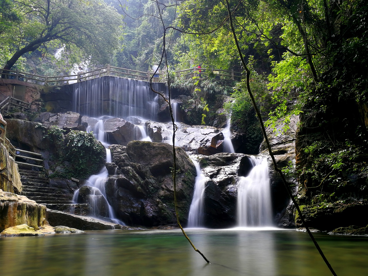 湖光山色——手机慢门摄流水（图ZOTIwNzQ2MDg=） - 风光摄影 - 站酷设计师zqsundy原创素材 - 站酷ZCOOL