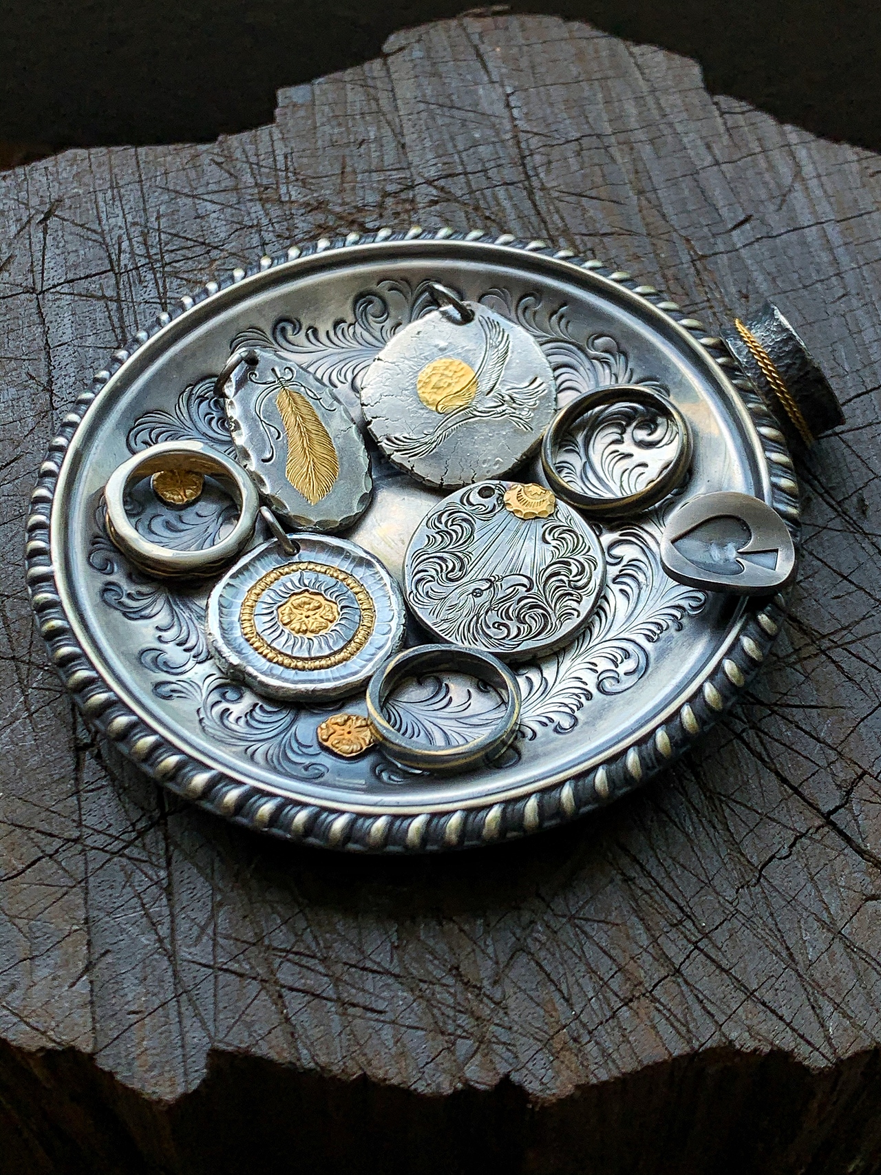 手工錾刻唐草吊坠