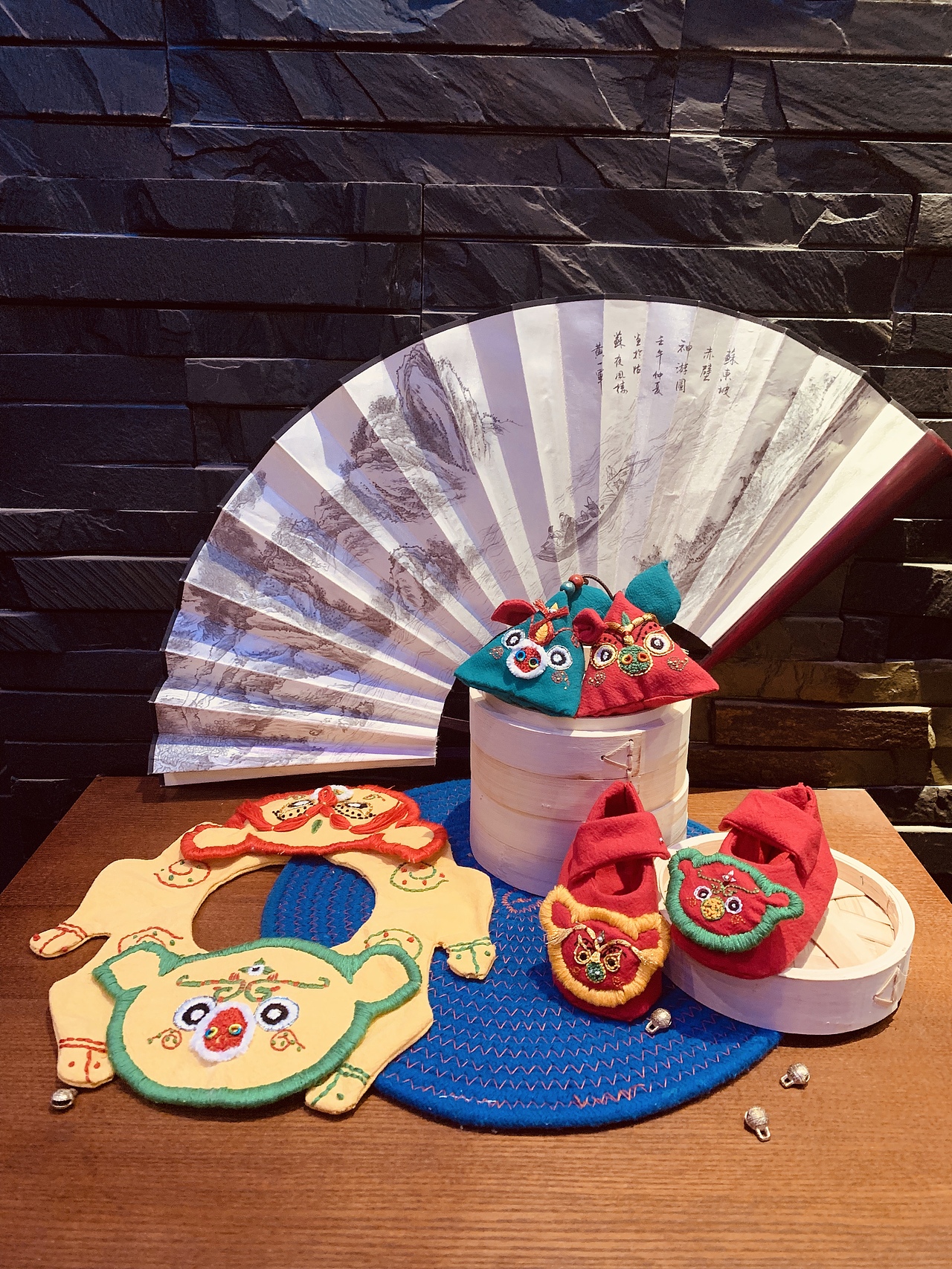 #2020青春答卷#楚漆器“彩绘猪形盒”文创设计——秦思（图ZMjEyMTE5MzQ0） - 绘画 - 站酷设计师湖工大艺设公共专业原创素材 - 站酷ZCOOL