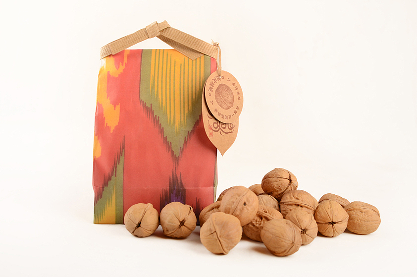 容品牌:“舌尖上”品牌农产品系列包装及精品卖场设计(图ZOTUzMTQyMDQ=) - 品牌 - 站酷设计师容品牌原创素材 - 站酷ZCOOL