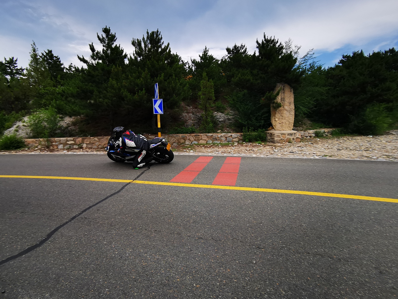 有没有被这压弯的姿势帅到98