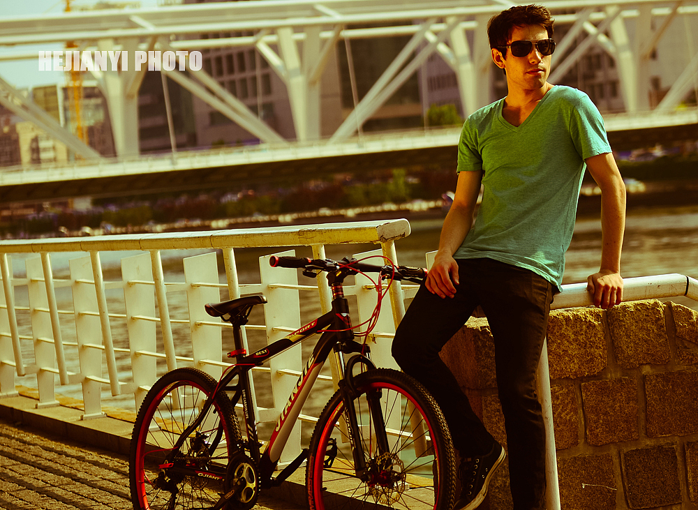 《美式风格》自行车品牌宣传照（图ZMTcwMTgxODA=） - 人像摄影 - 站酷设计师airo2原创素材 - 站酷ZCOOL