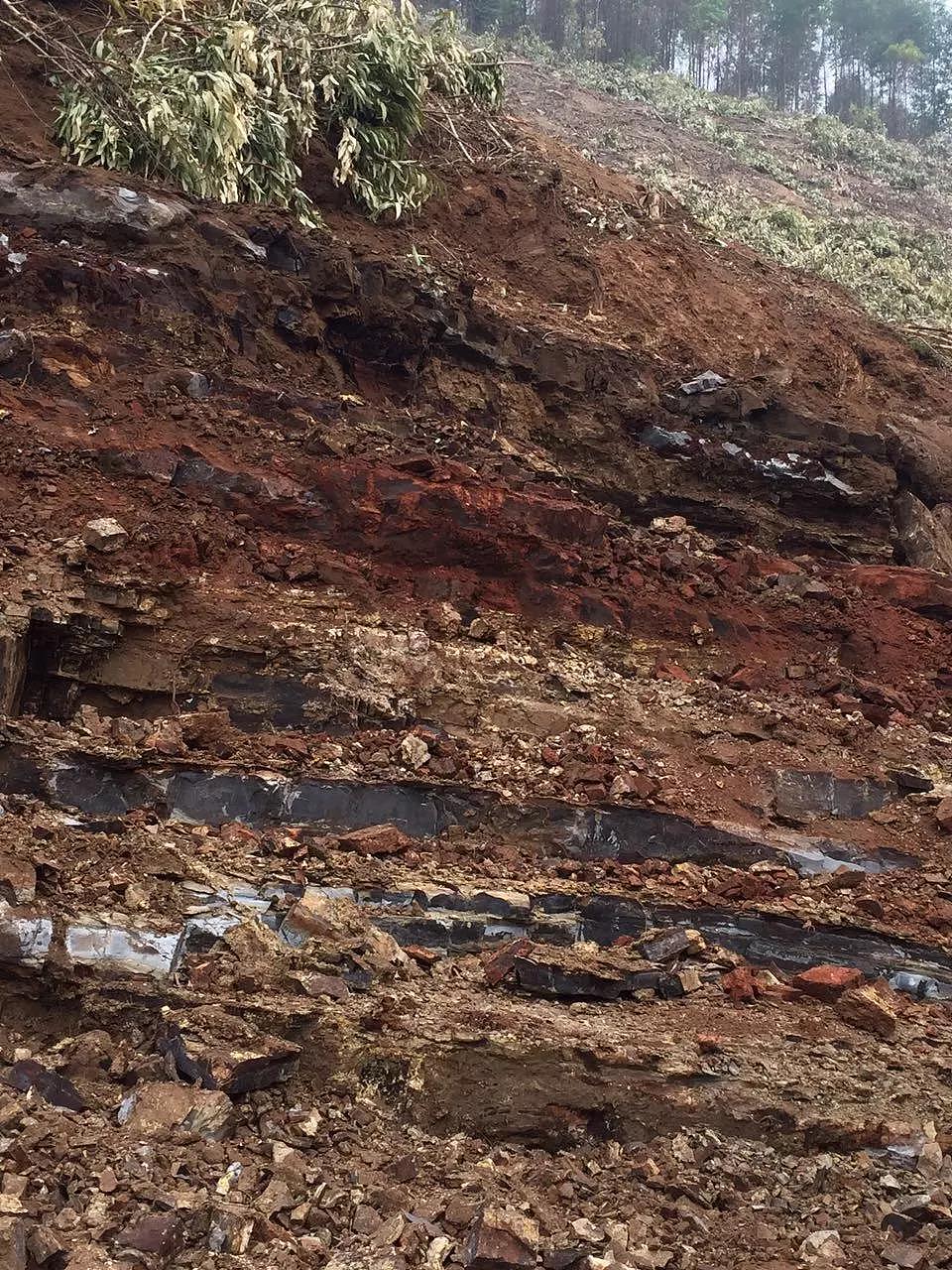 国画石如何形成的 《亿万年矿山风化层地貌 》