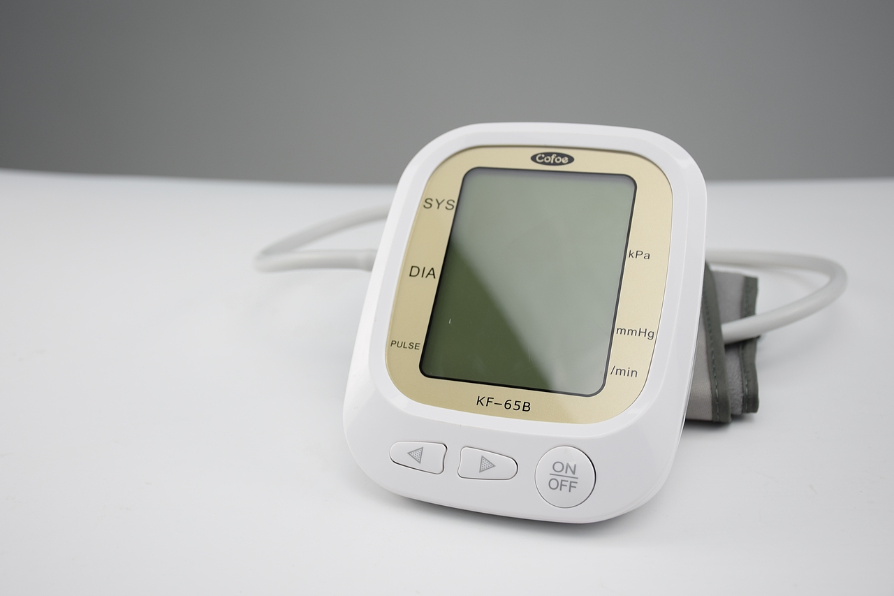 英文版血压计拍摄（图ZMjQwNjY4OTM2） - 产品摄影 - 站酷设计师12栋原创素材 - 站酷ZCOOL