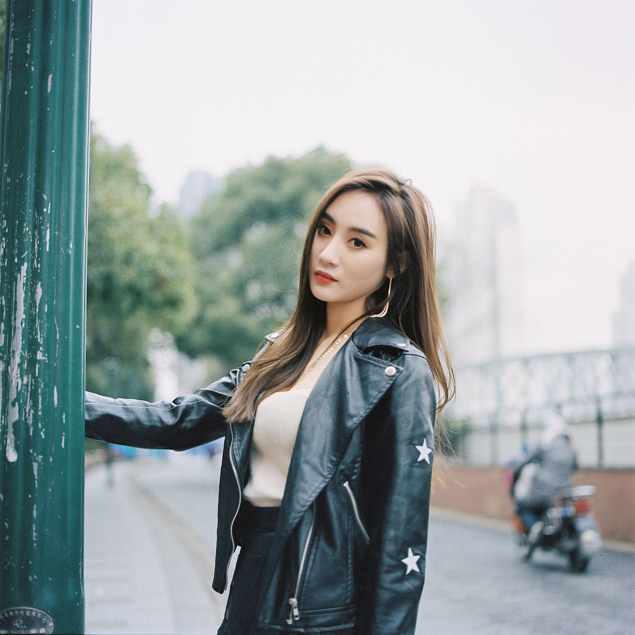 等待（图ZMTUwMjkyMzQw） - 人像摄影 - 站酷设计师纯洁的蒋老师原创素材 - 站酷ZCOOL