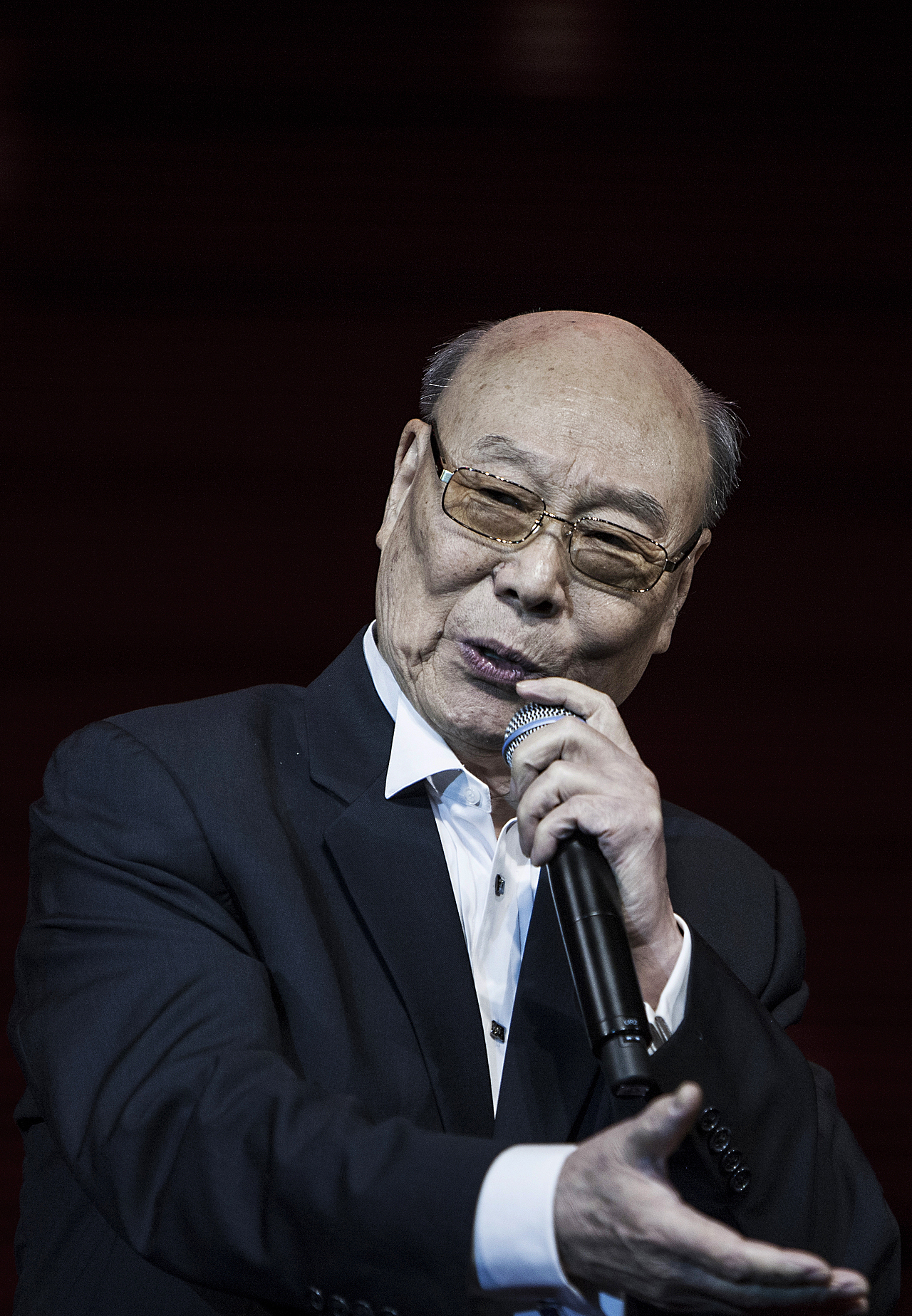 照片题【再为祖国献石油】--歌唱家刘秉义   f2.