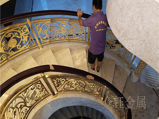 重庆豪宅别墅楼梯护栏 镀金纯铜楼梯扶手定制