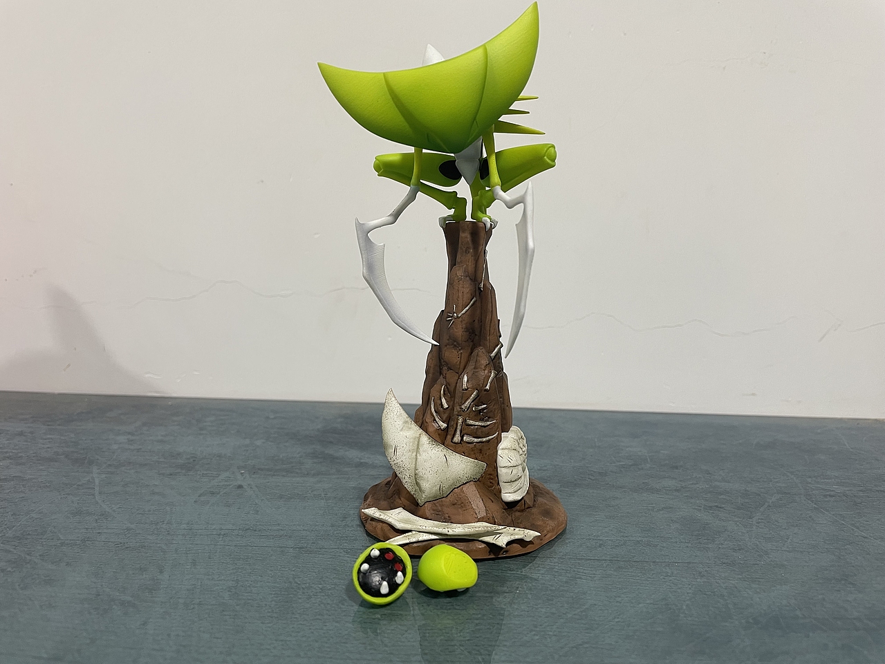 镰刀盔手办设计:重温Game Boy的经典记忆