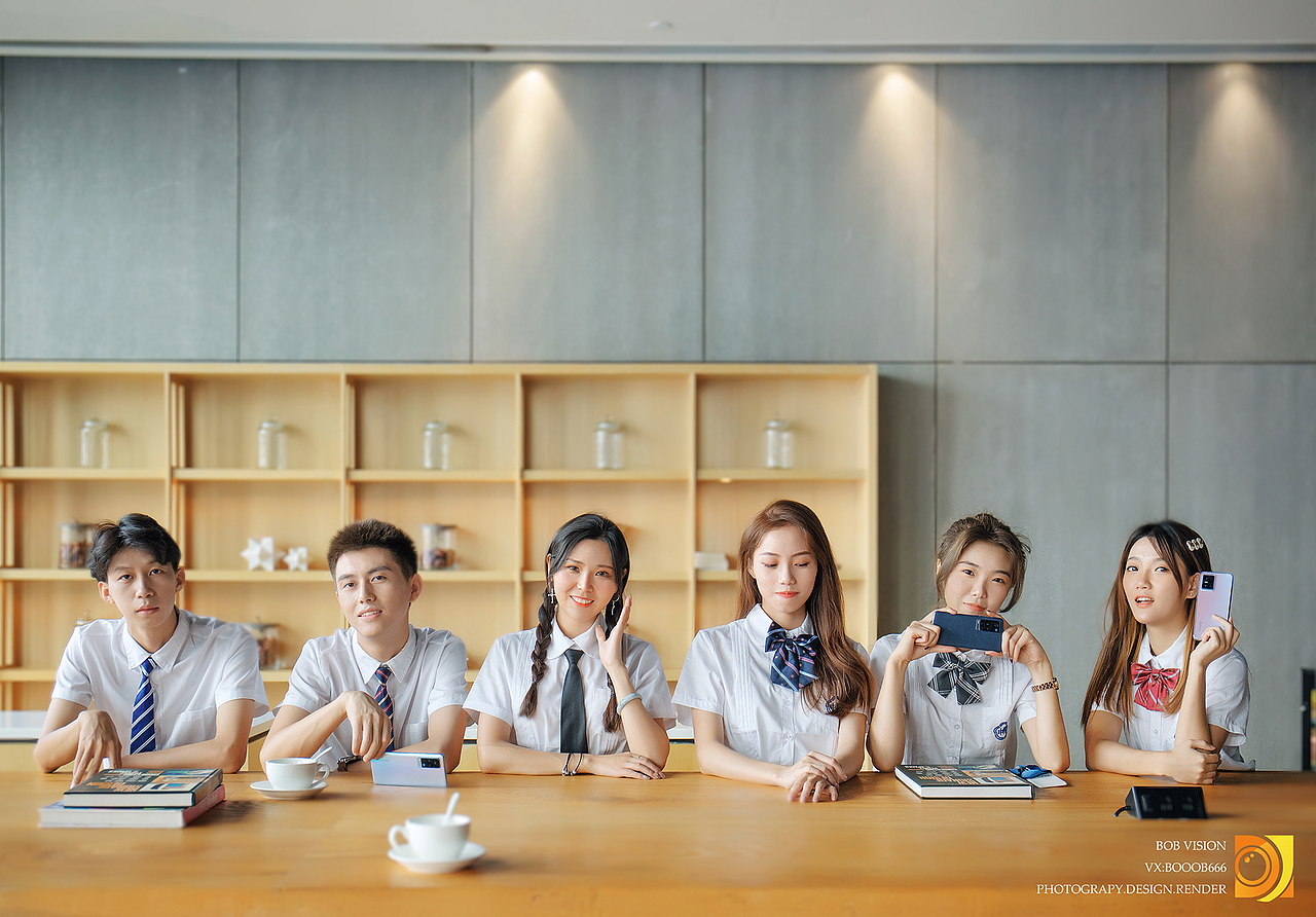 开学季,毕业季?