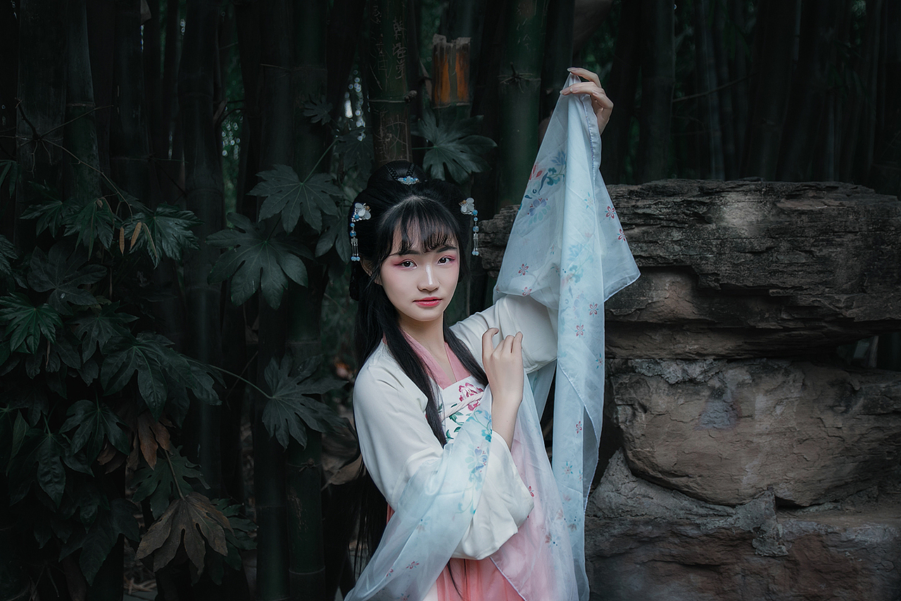 游园惊梦（汉服人像）（图ZNzcyNTUzNDA=） - 人像摄影 - 站酷设计师熊雪雪同学原创素材 - 站酷ZCOOL