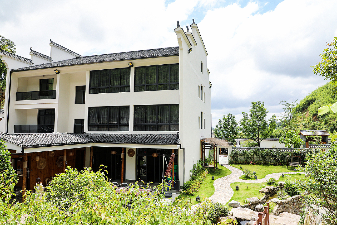 民宿—静谧小院（图ZMTY3NDEwNTQ4） - 风光摄影 - 站酷设计师饭汤水原创素材 - 站酷ZCOOL