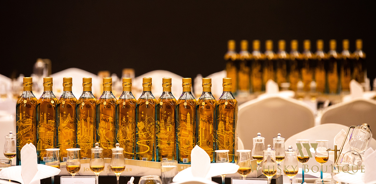 JOHNNIE WALKER尊尼获加 X 大湾区 蓝牌威士忌插画设计（图ZMTg3NjU3MzEy） - 包装 - 站酷设计师李耀辉TONG原创素材 - 站酷ZCOOL