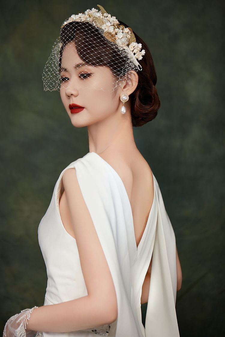 婚纱人像妆面造型创作（图ZMzUxNTc0MjQw） - 时尚/艺术摄影 - 站酷设计师太清楚了AICG原创素材 - 站酷ZCOOL